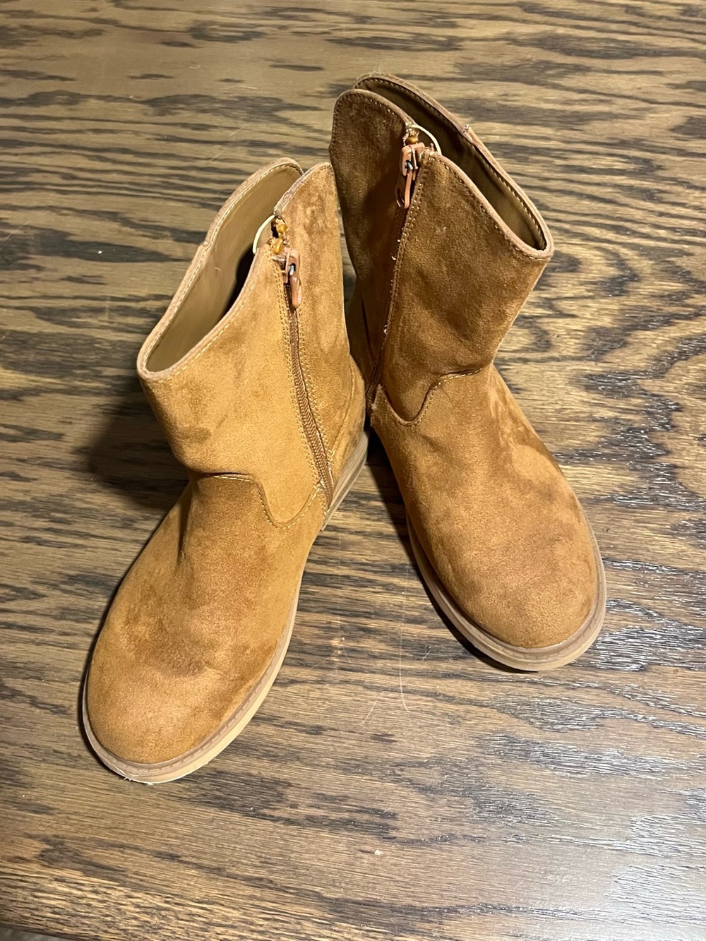 Cat & Jack Kids Suede Pull-On Boots in Chestnut